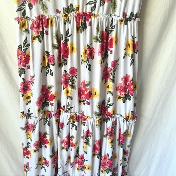 Absolutely Famous White and Pink Pleated Sundress - Picture 4 of 5